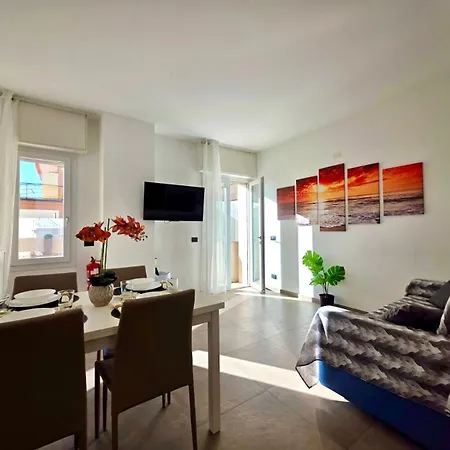 Apartment 200m Al Mare, Bilocale Con Posto Auto Privato In Zona Porto *