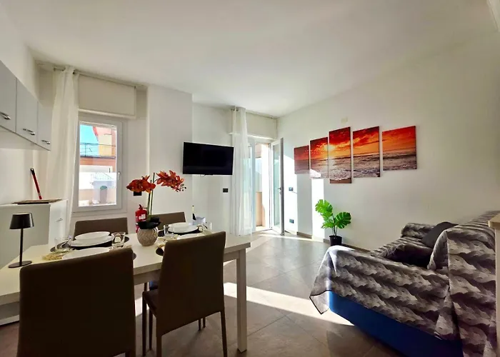 דירה 200m Al Mare, Bilocale Con Posto Auto Privato In Zona Porto *