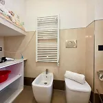 200m Al Mare, Bilocale Con Posto Auto Privato In Zona Porto * Loano