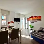 Apartment 200m Al Mare, Bilocale Con Posto Auto Privato In Zona Porto *