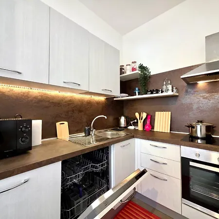 Lägenhet 200m Al Mare, Bilocale Con Posto Auto Privato In Zona Porto Loano