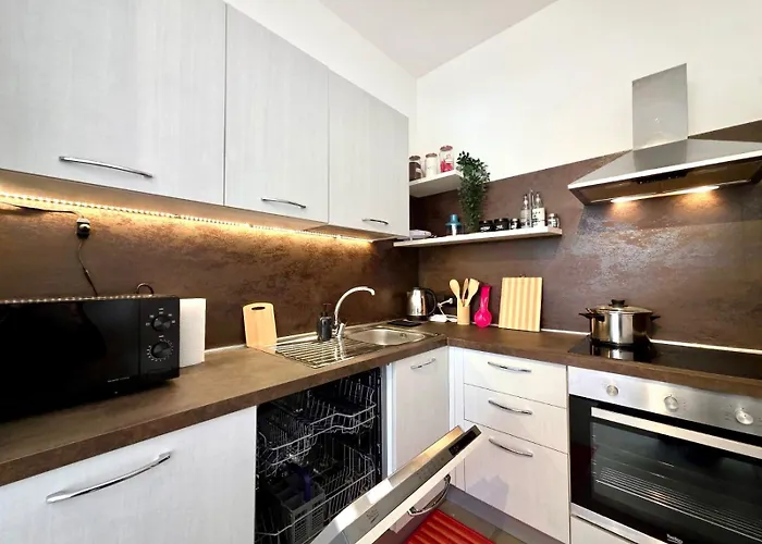 Lägenhet 200m Al Mare, Bilocale Con Posto Auto Privato In Zona Porto Loano